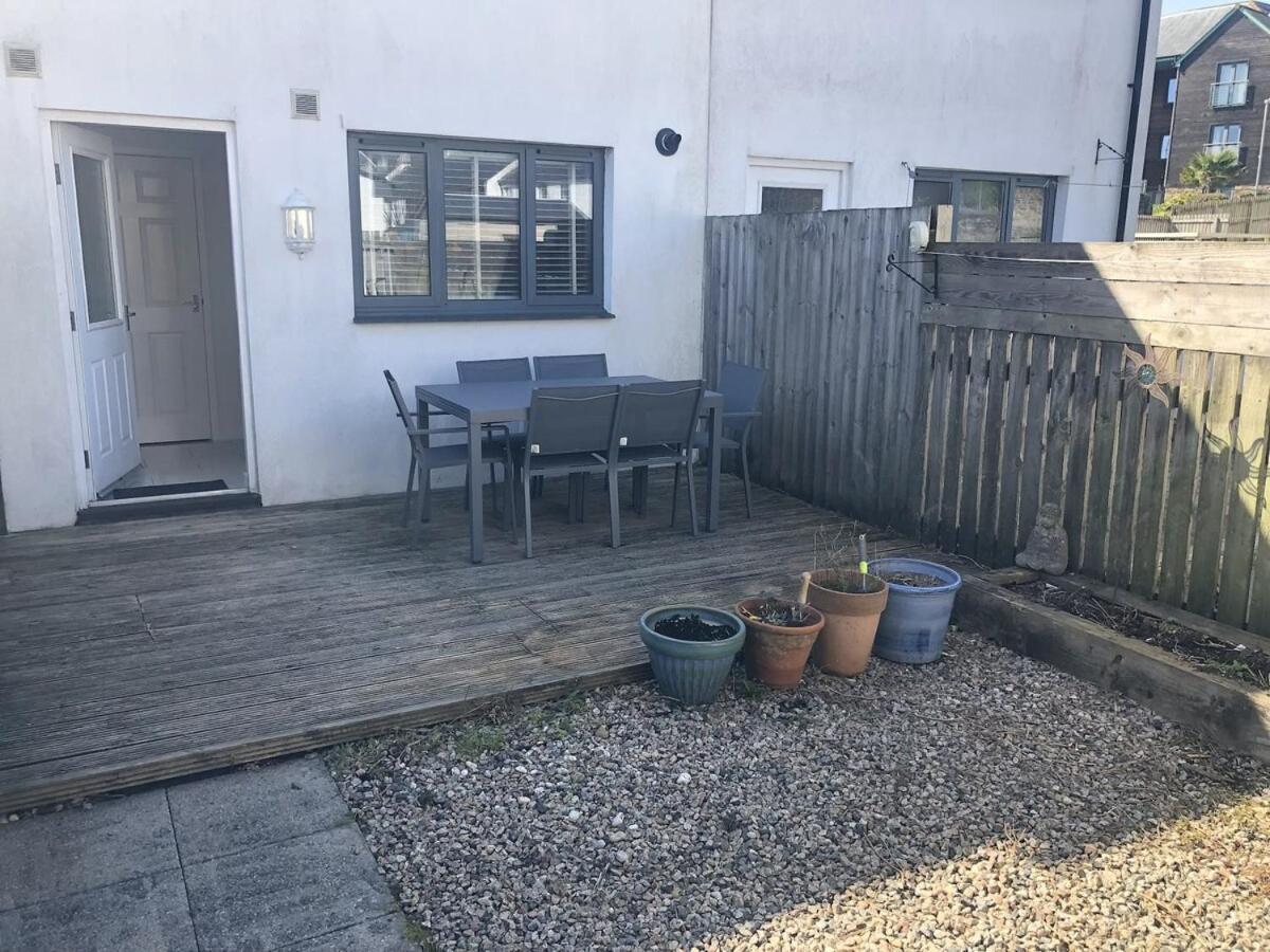 Comfortable Home W Private Parking Charlestown Charlestown  Eksteriør billede